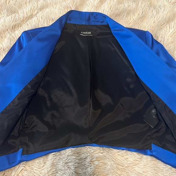 Blazer - Picture 4 of 5